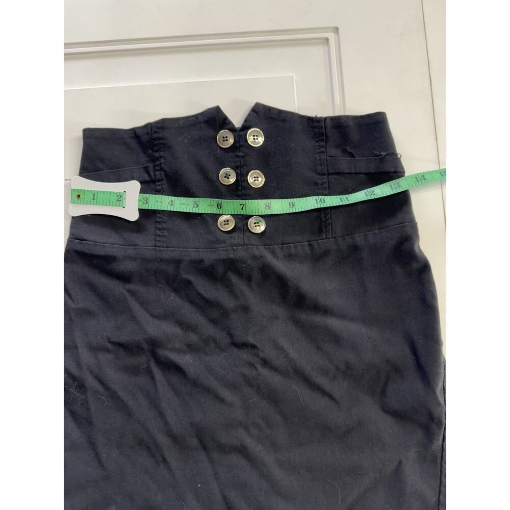 Tess Vintage Black High Waist Knee High Skirt Size Medium Button Detail - Picture 4 of 6